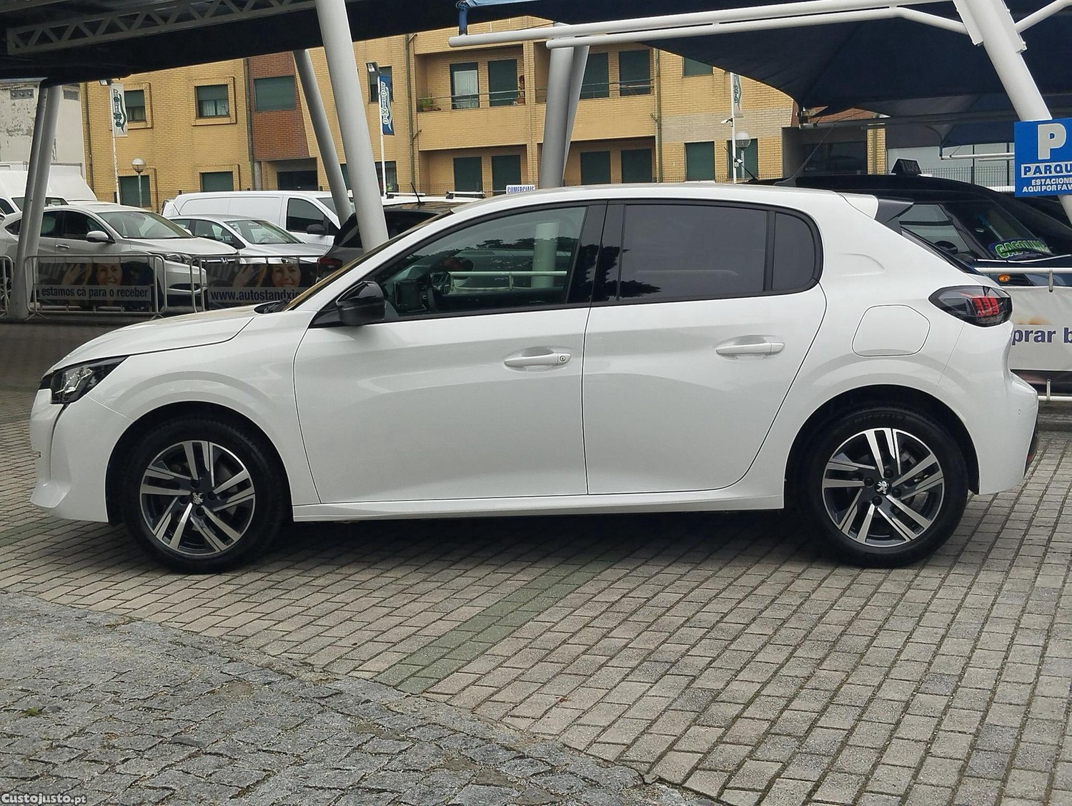 Peugeot 208 1.5 BlueHDi Active Pack — fotografia 16