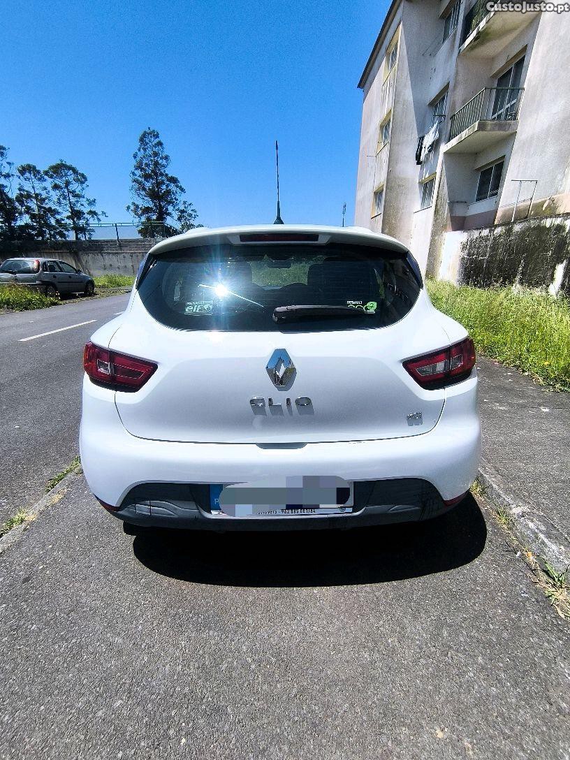 Renault Clio 4 1.5 dCi — fotografia 8