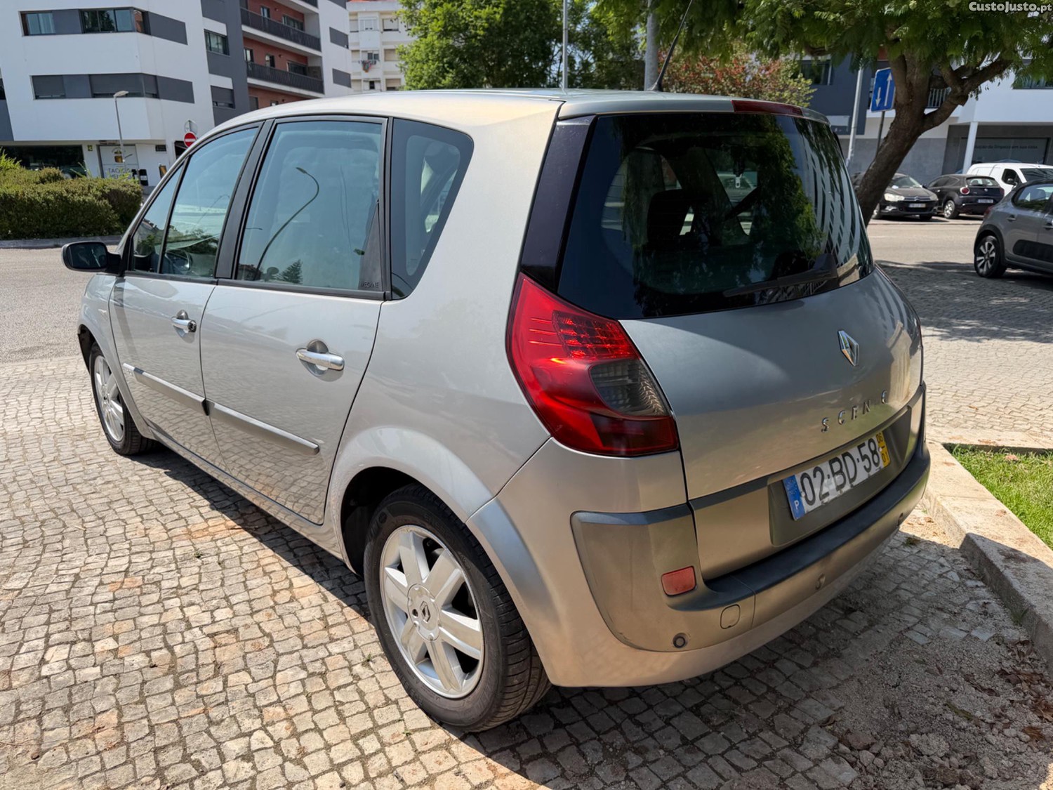 Renault Scénic 1.5 DCI DYNAMIQUE — fotografia 15