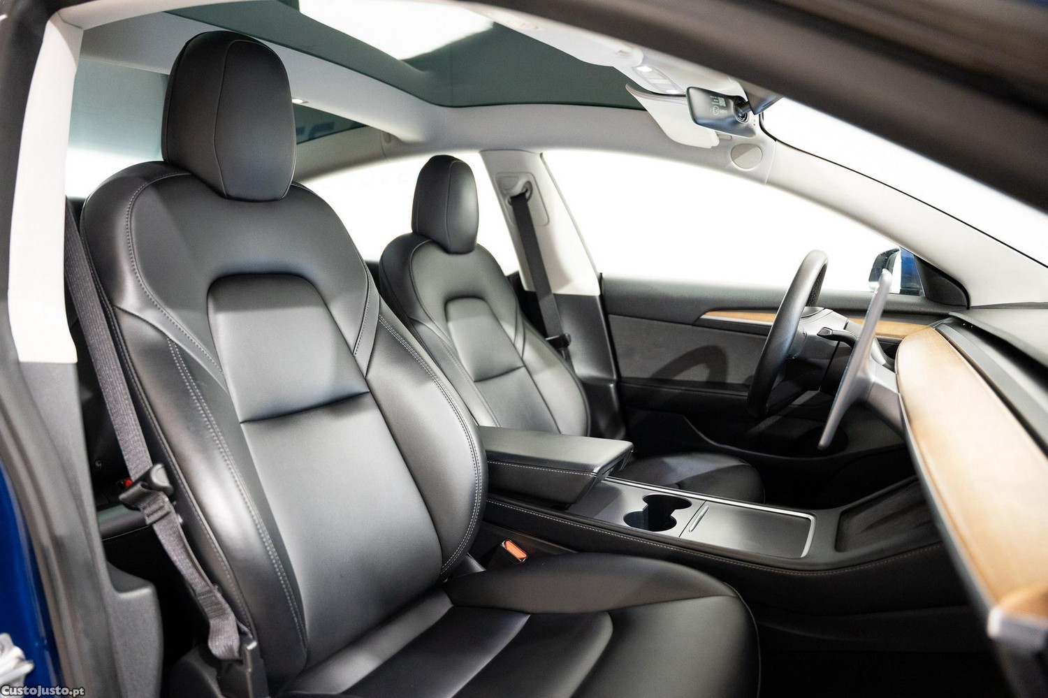 Tesla Model 3 Long-Range Dual Motor AWD — fotografia 3