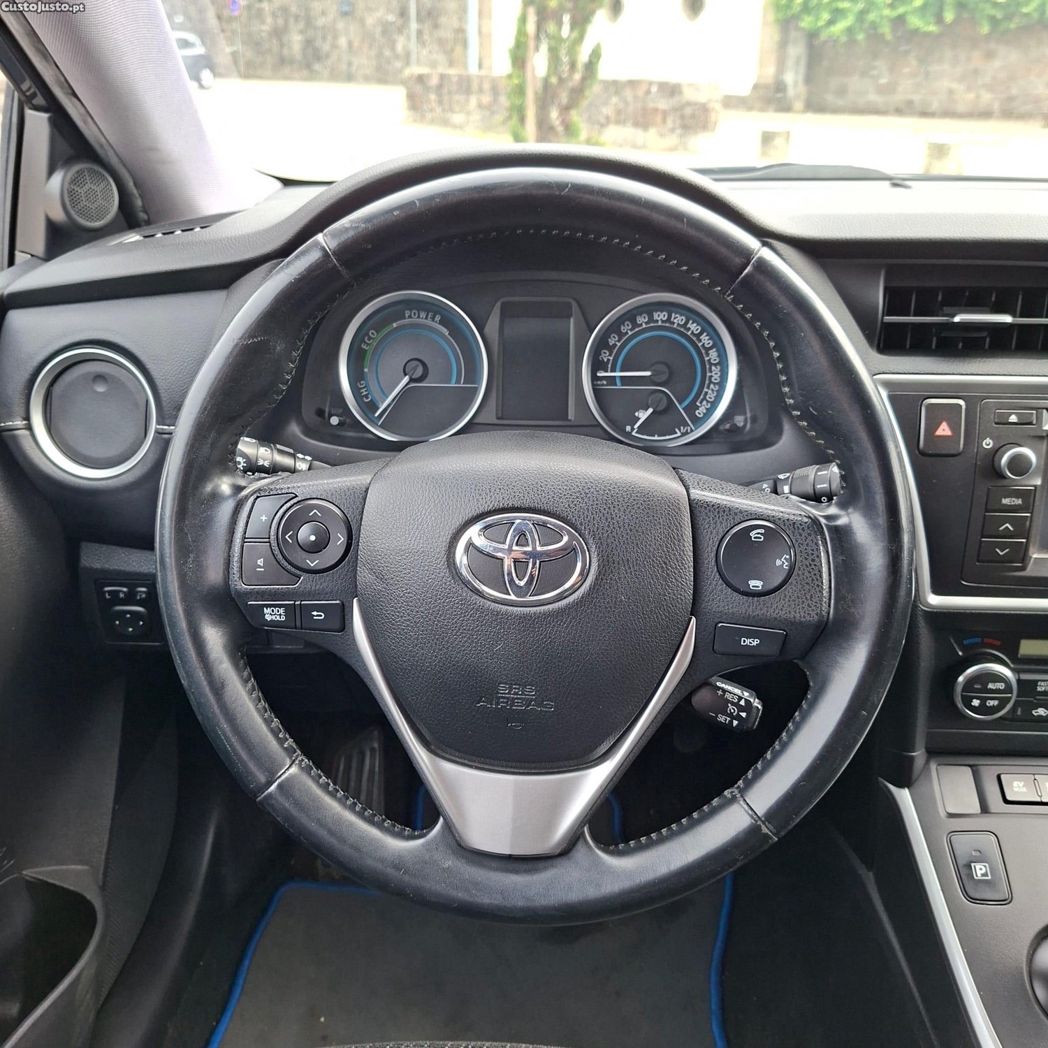 Toyota Auris 1.8 HSD Exclusive — fotografia 15