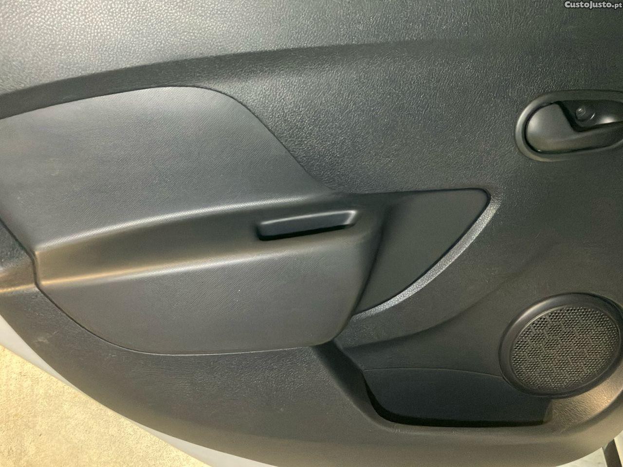 Dacia Sandero 0.9 TCe — fotografia 5