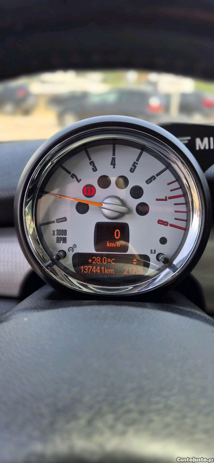 MINI Cooper 1.6 — fotografia 5
