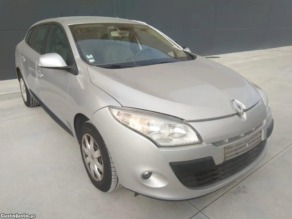 Renault Mégane 1.5 dCi (KZ1M, KZ1W, KZ0R) (78 kW / 106 cv) [02.2009 - 08.2015] - 10 — photo 3