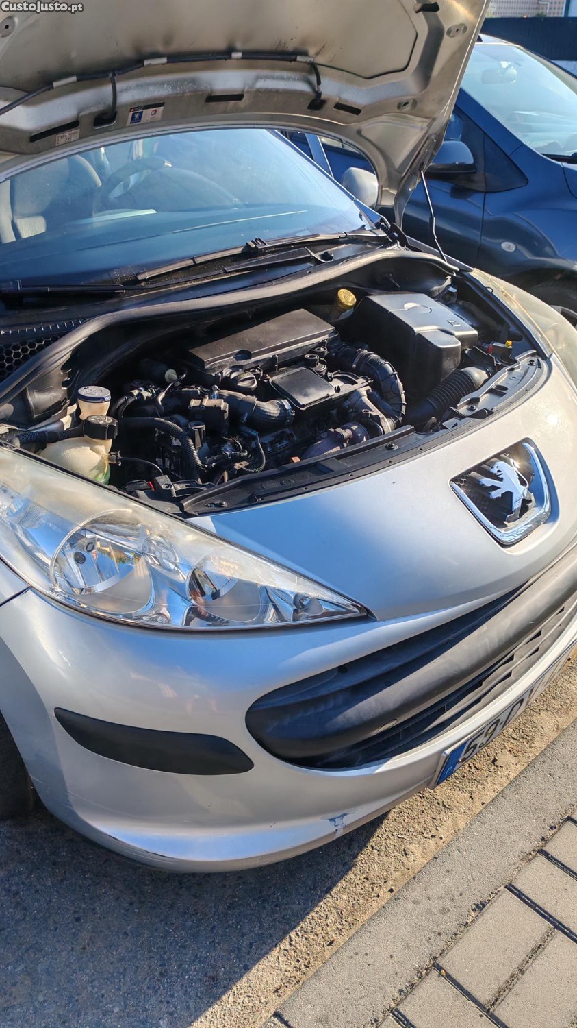 Peugeot 207 1.4 HDI — fotografia 4