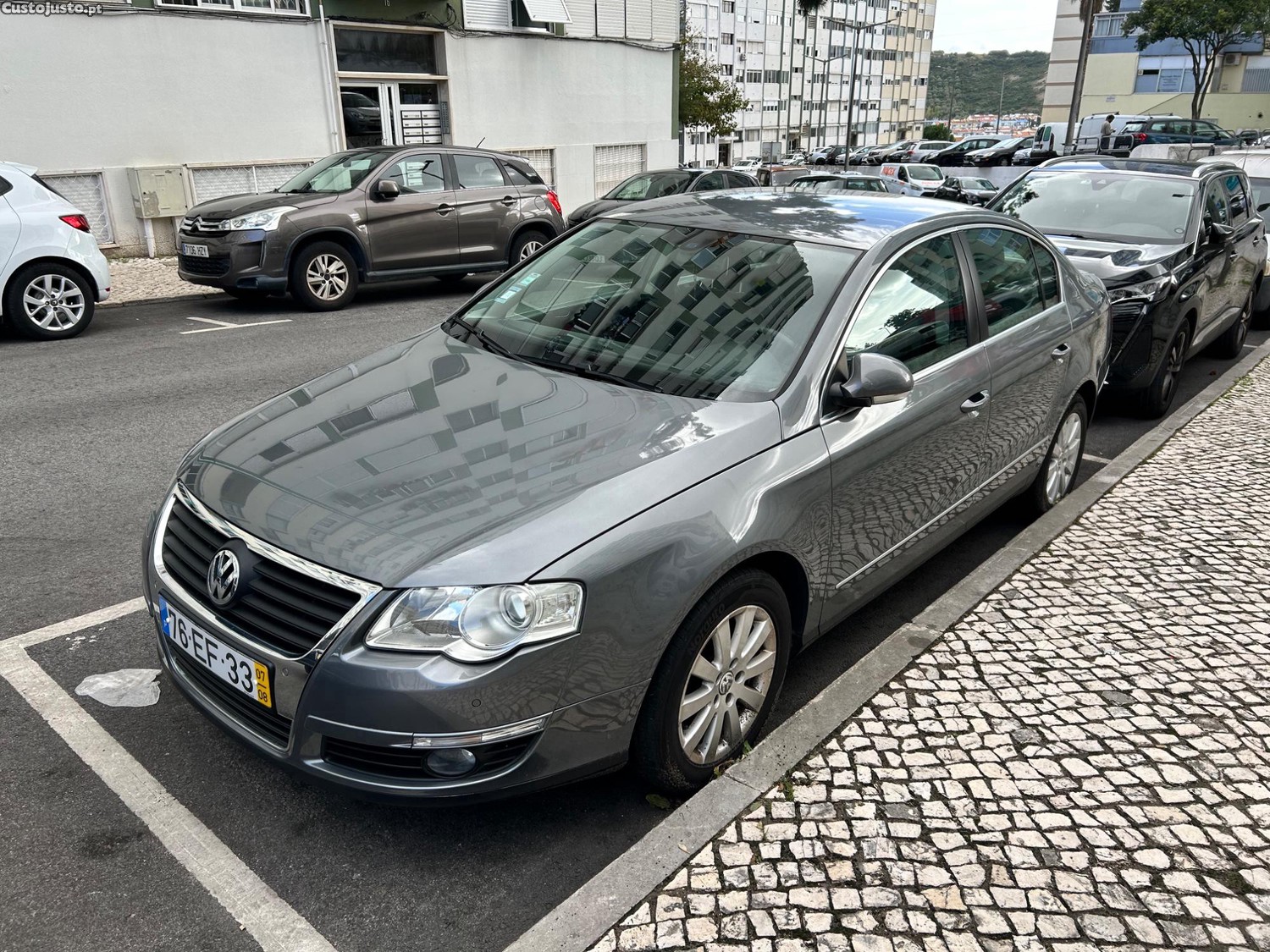 Volkswagen Passat 2.0 TDi 140cv ConfortLine — fotografia 8
