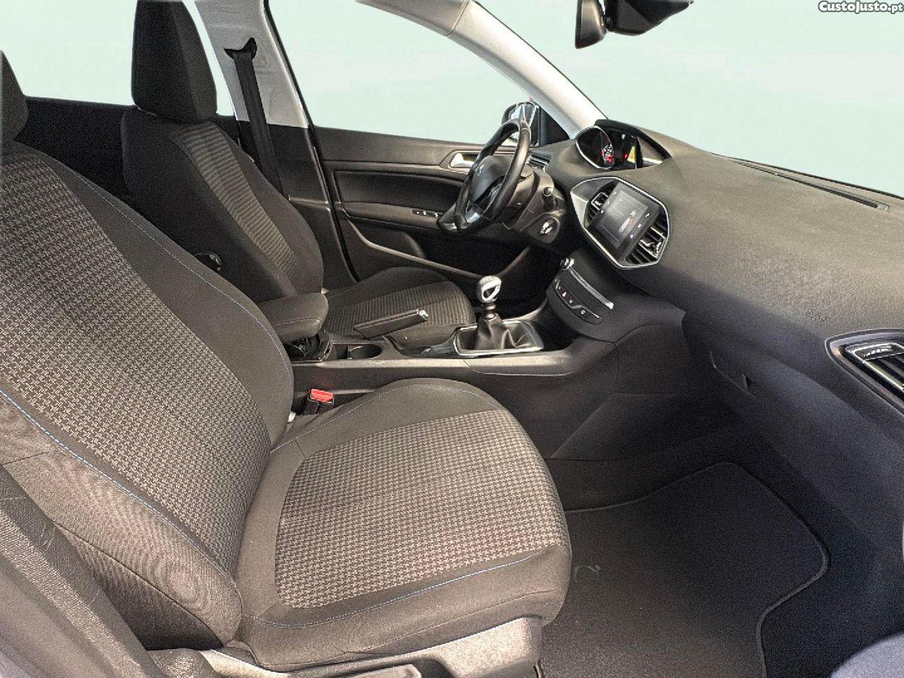 Peugeot 308 SW 1.5 BlueHDi Style — fotografia 3