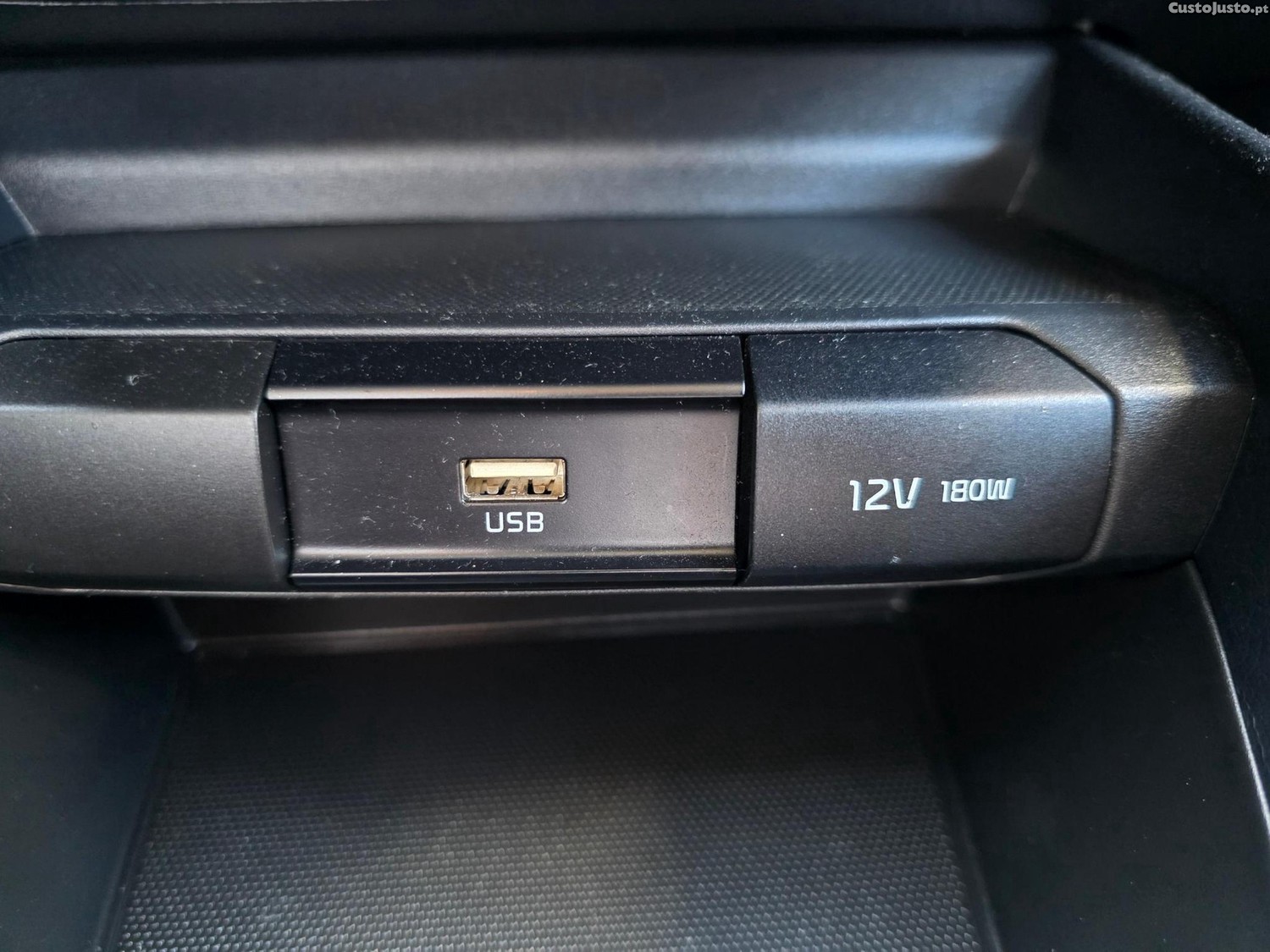 Kia Stonic 1.2 Dynamic — fotografia 14