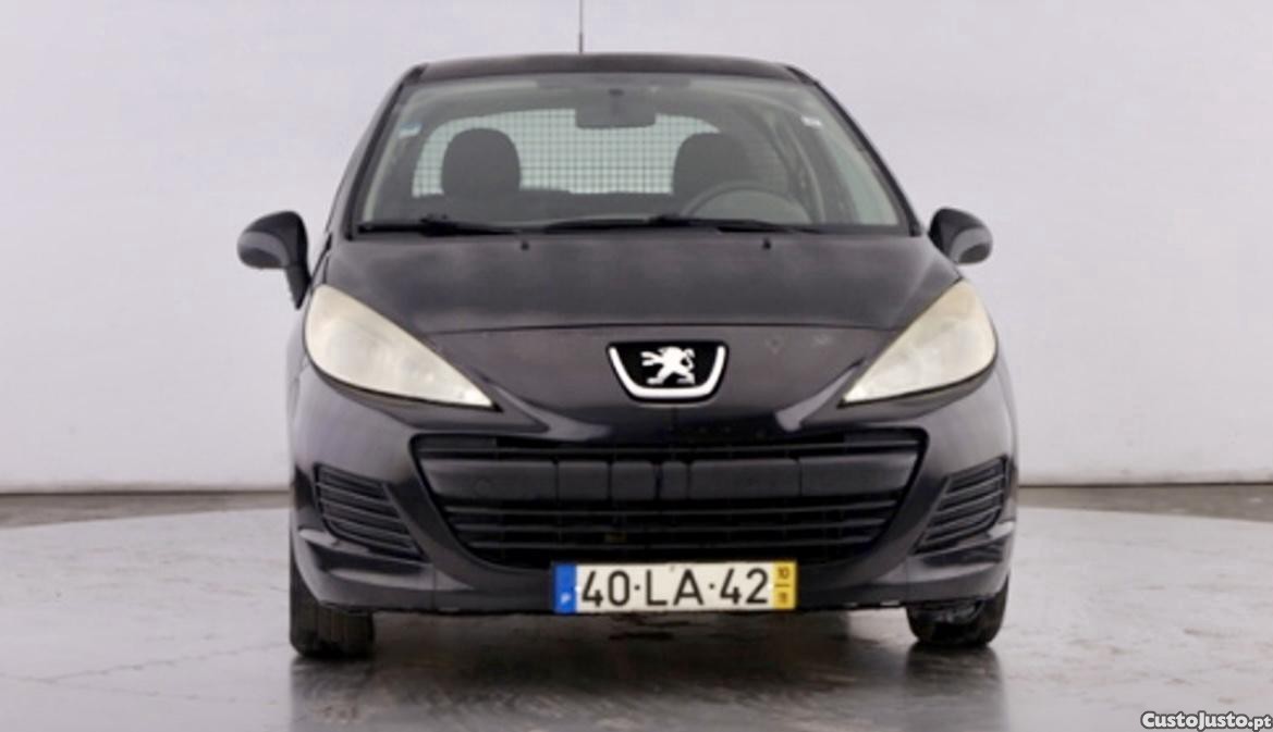 Peugeot 207 1.4 HDI XA Van — fotografia 4
