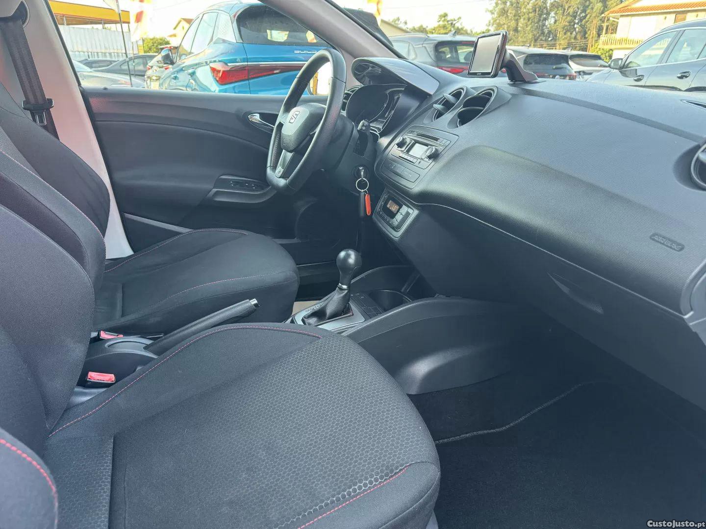 SEAT Ibiza 1.6 tdi fr — fotografia 17