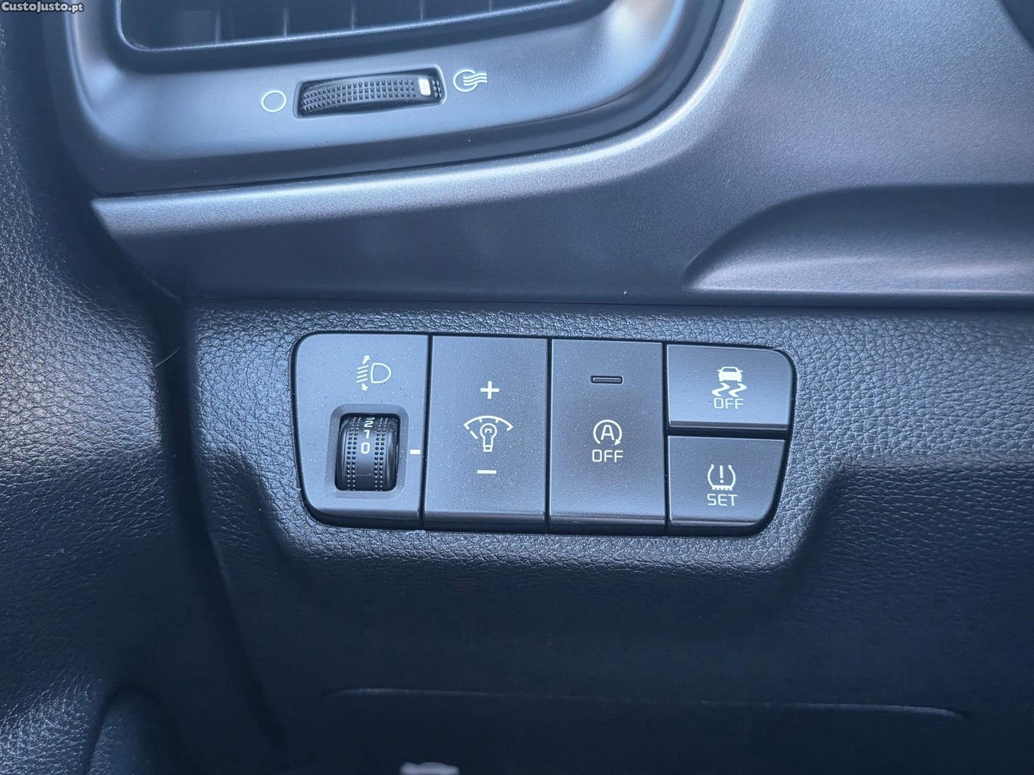 Kia Stonic 1.2 Dynamic — fotografia 11