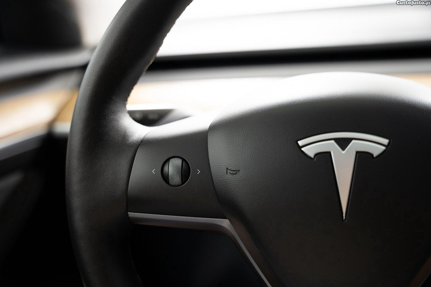 Tesla Model 3 Long-Range Dual Motor AWD — fotografia 8