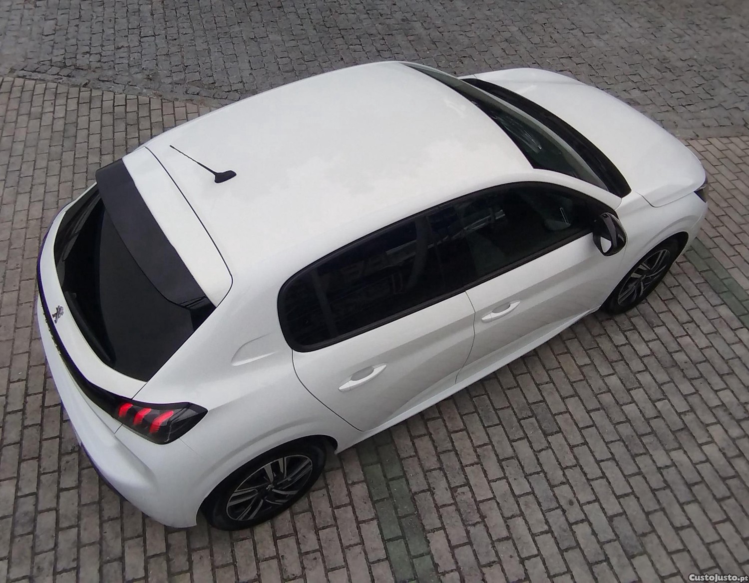 Peugeot 208 1.5 BlueHDi Active Pack — fotografia 4