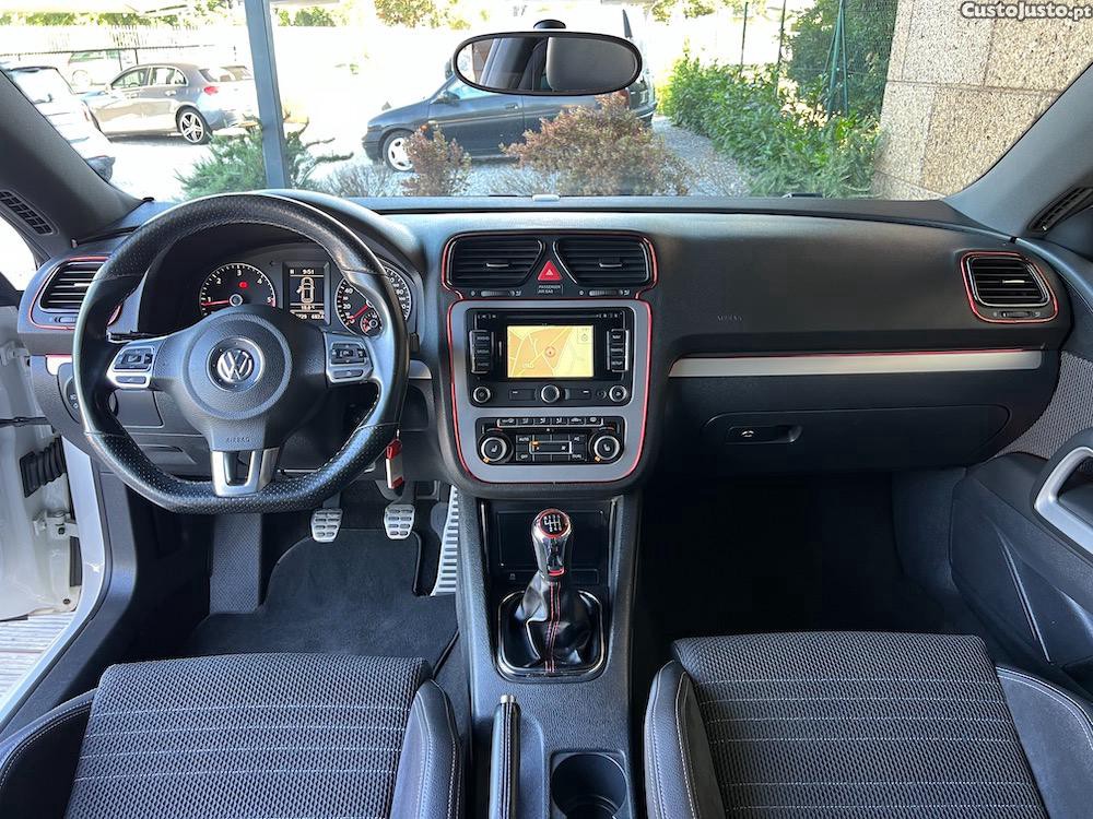 Volkswagen Scirocco Sport 2.0TDi 140cv — fotografia 3