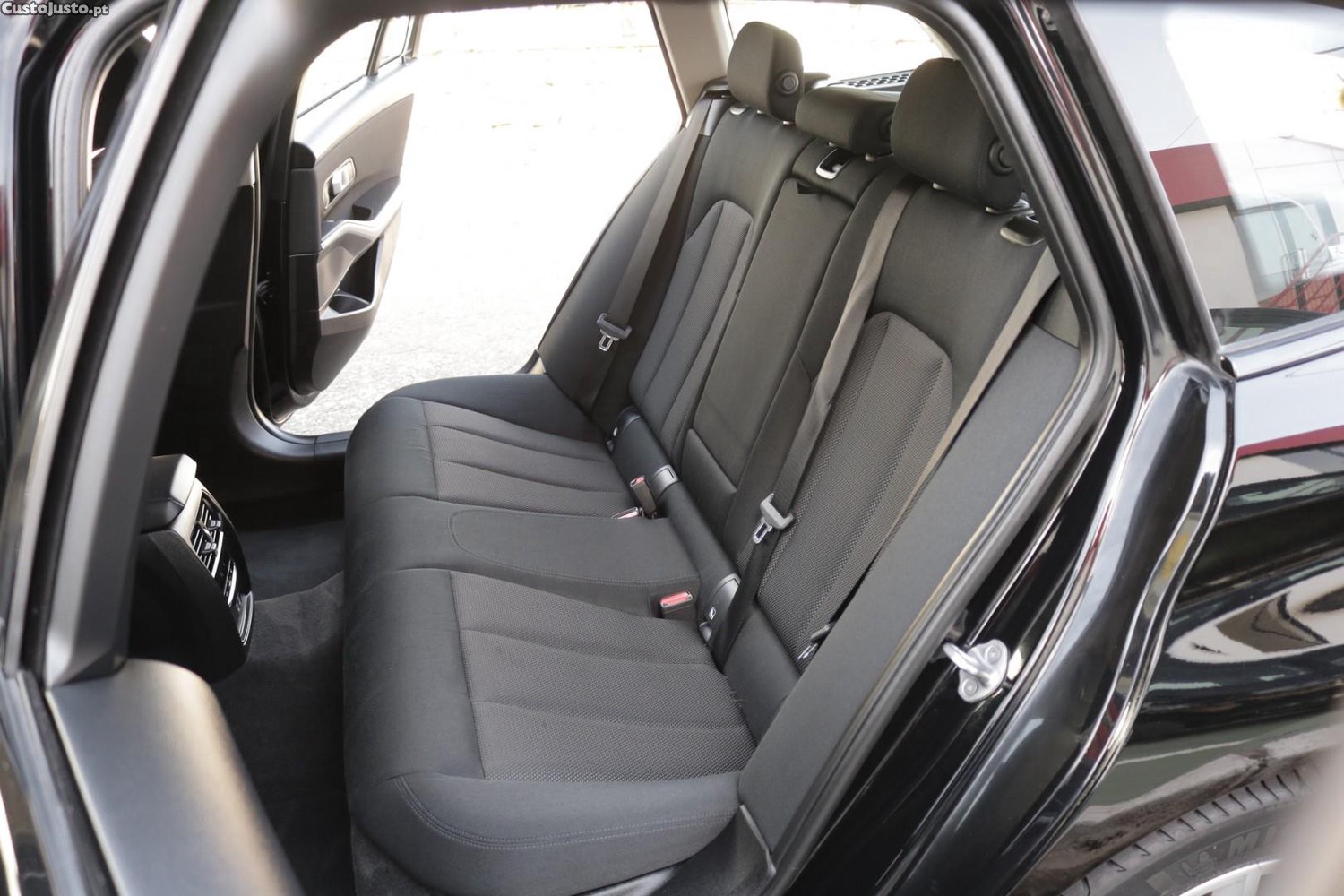 BMW 318 d Touring Auto 150cv — fotografia 33