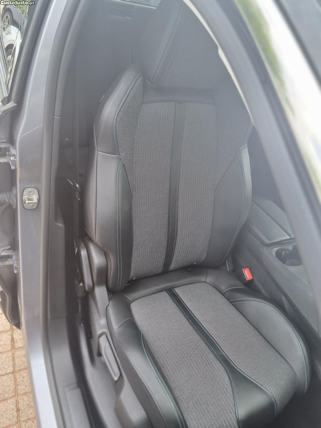 Peugeot 3008 1.6 Hybrid4 GT Line e-EAT8 — fotografia 8