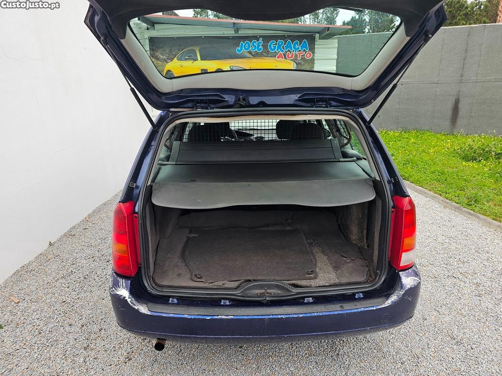 Ford Focus Sw 1.4i 16v 75cv 06/2000 — fotografia 7