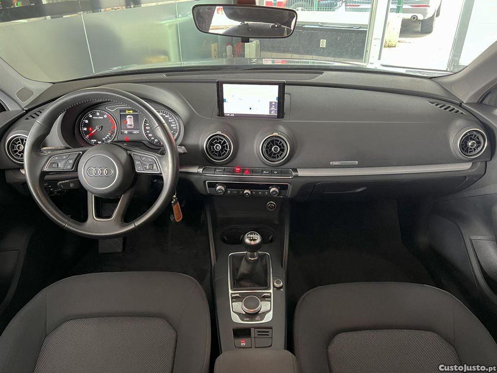 Audi A3 Sportback 1.0 TFSI — fotografia 12
