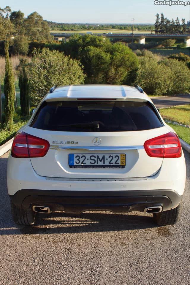 Mercedes-Benz GLA 180 180 D — fotografia 4