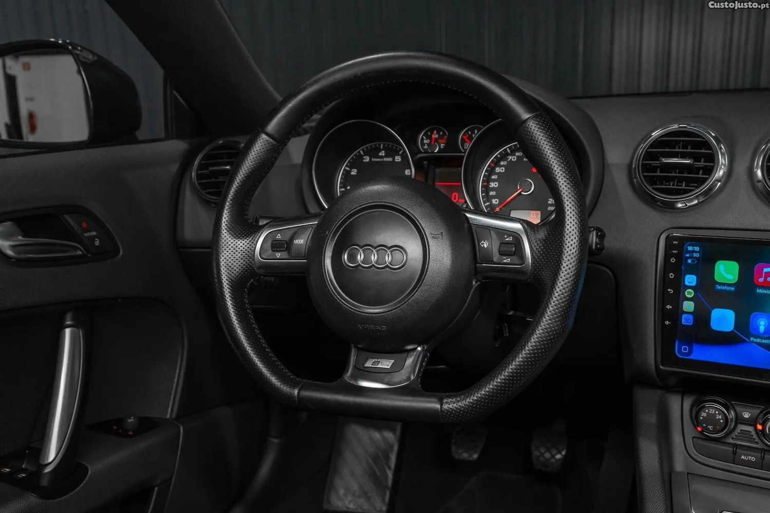 Audi TT 2.0 TFSI S-line — fotografia 17