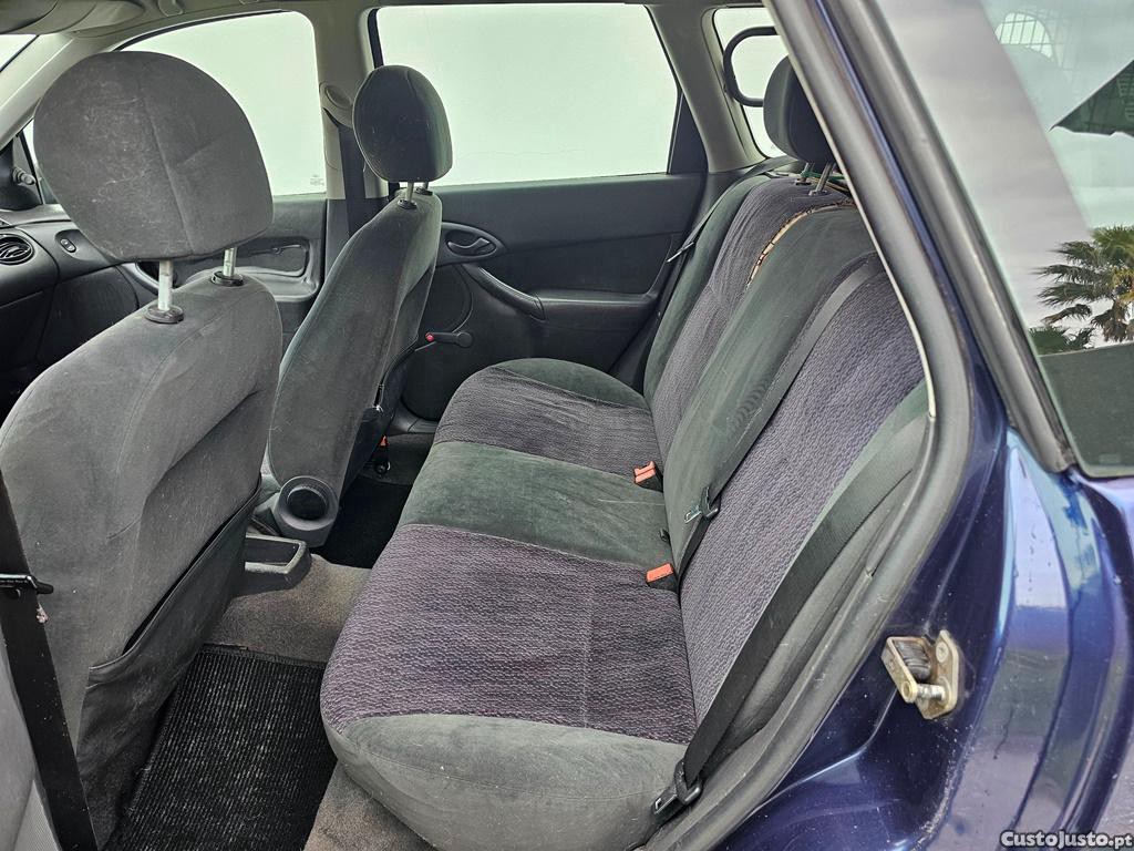 Ford Focus Sw 1.4i 16v 75cv 06/2000 — fotografia 6