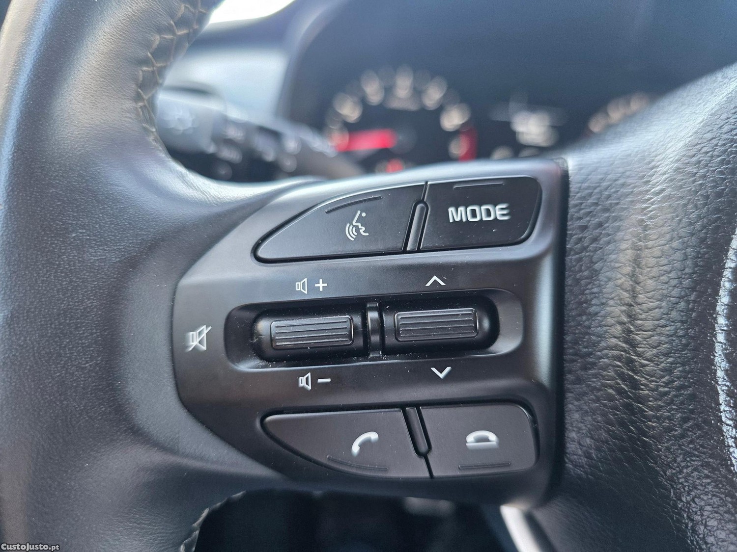 Kia Stonic 1.2 Dynamic — fotografia 17