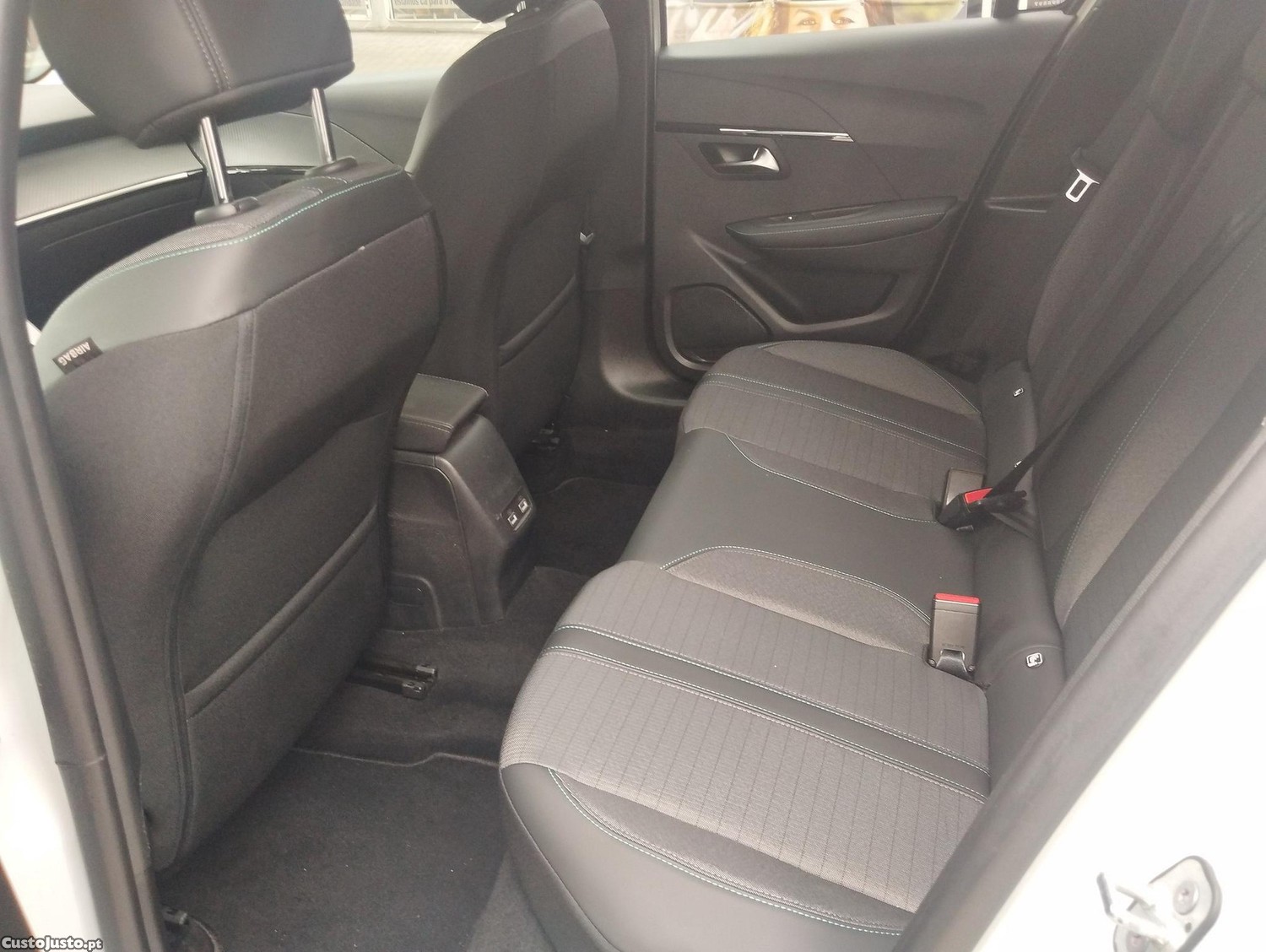 Peugeot 208 1.5 BlueHDi Active Pack — fotografia 13