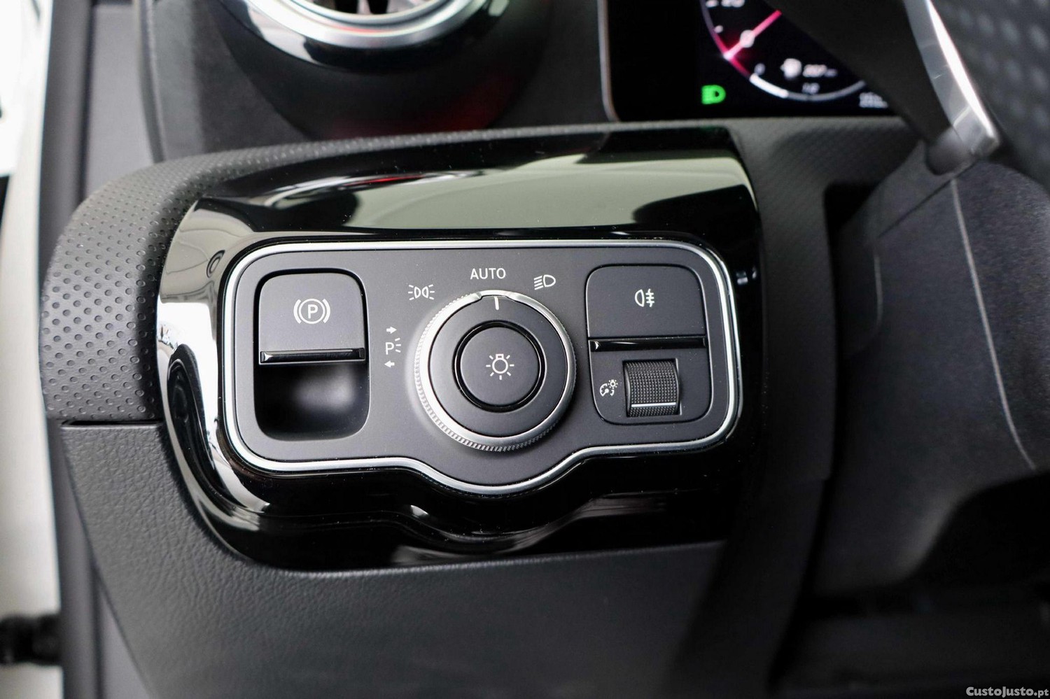 Mercedes-Benz A 180 d — fotografia 18