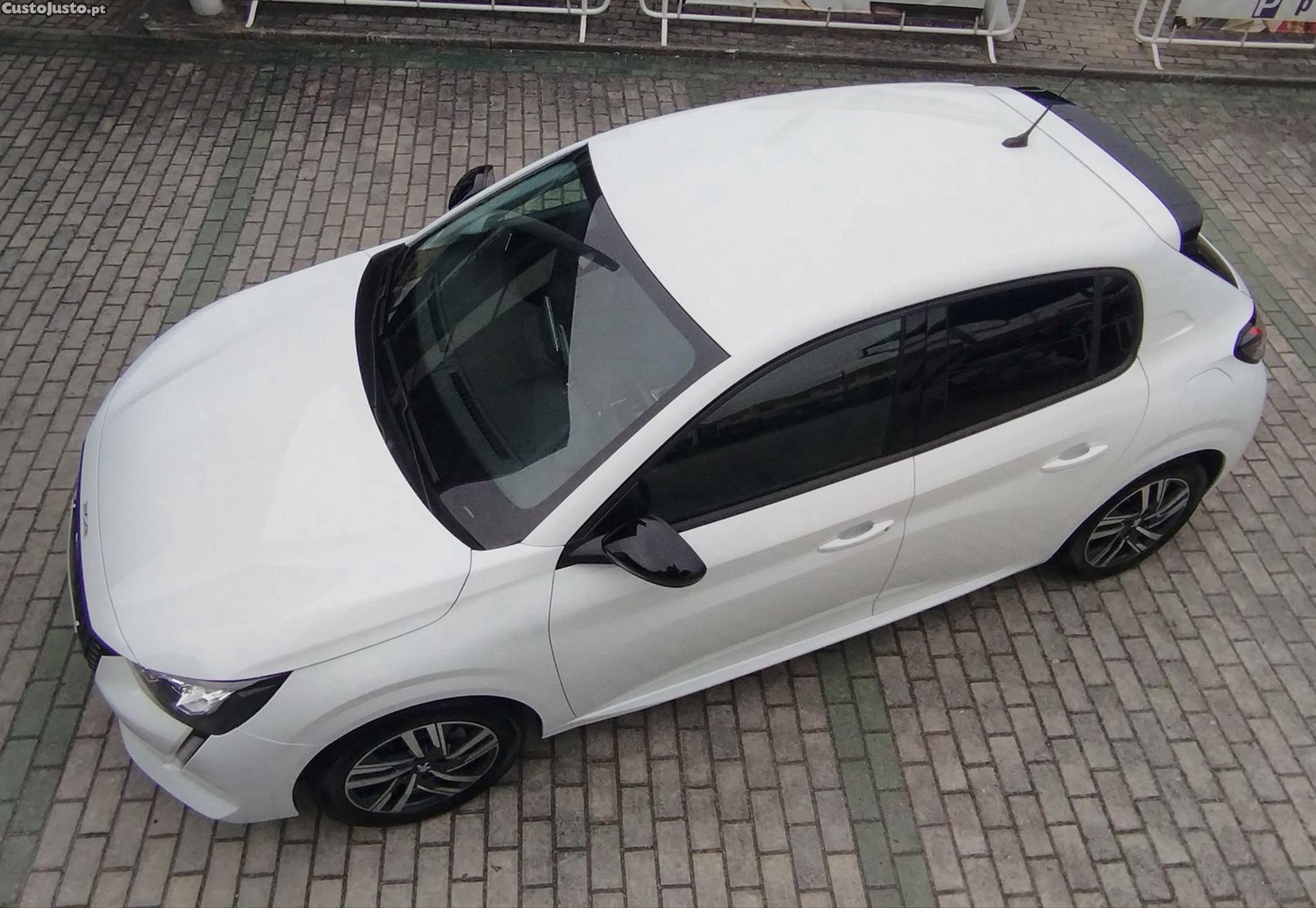 Peugeot 208 1.5 BlueHDi Active Pack — fotografia 3