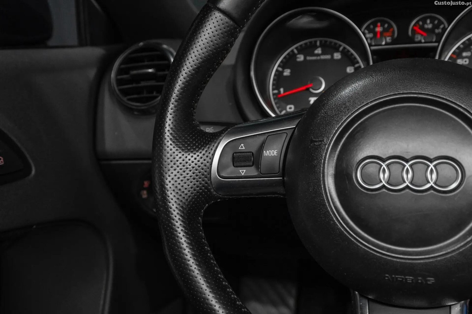 Audi TT 2.0 TFSI S-line — fotografia 16