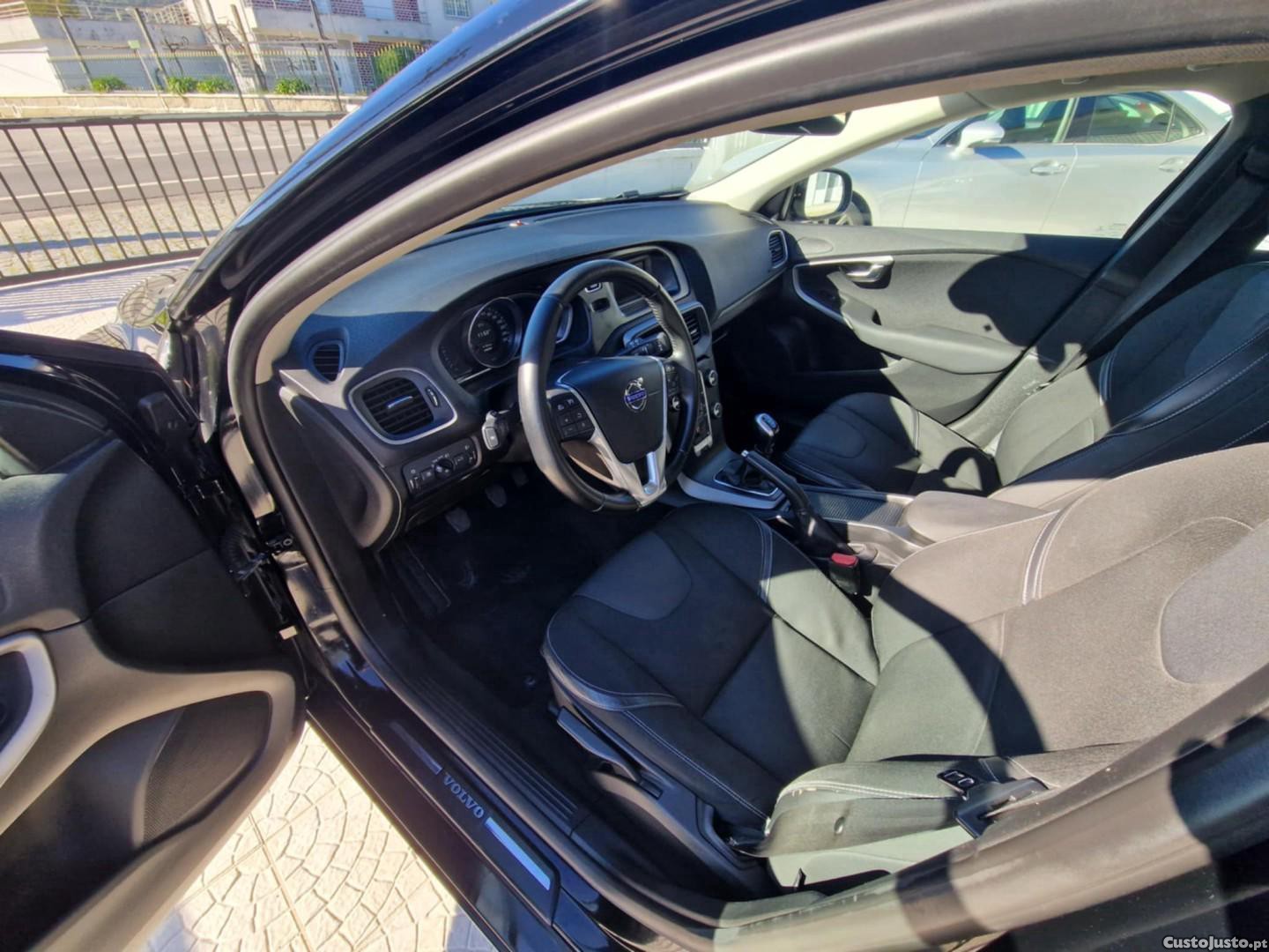 Volvo V40 1.6 D2 Momentum Eco — fotografia 7