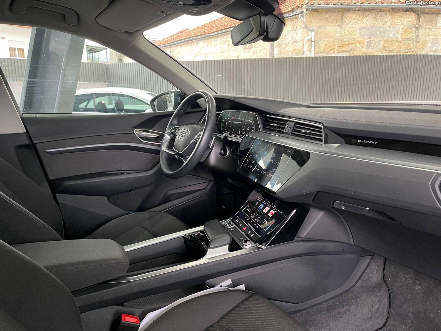 Audi Q8 e-Tron Sportback 55 quattro S line — fotografia 10