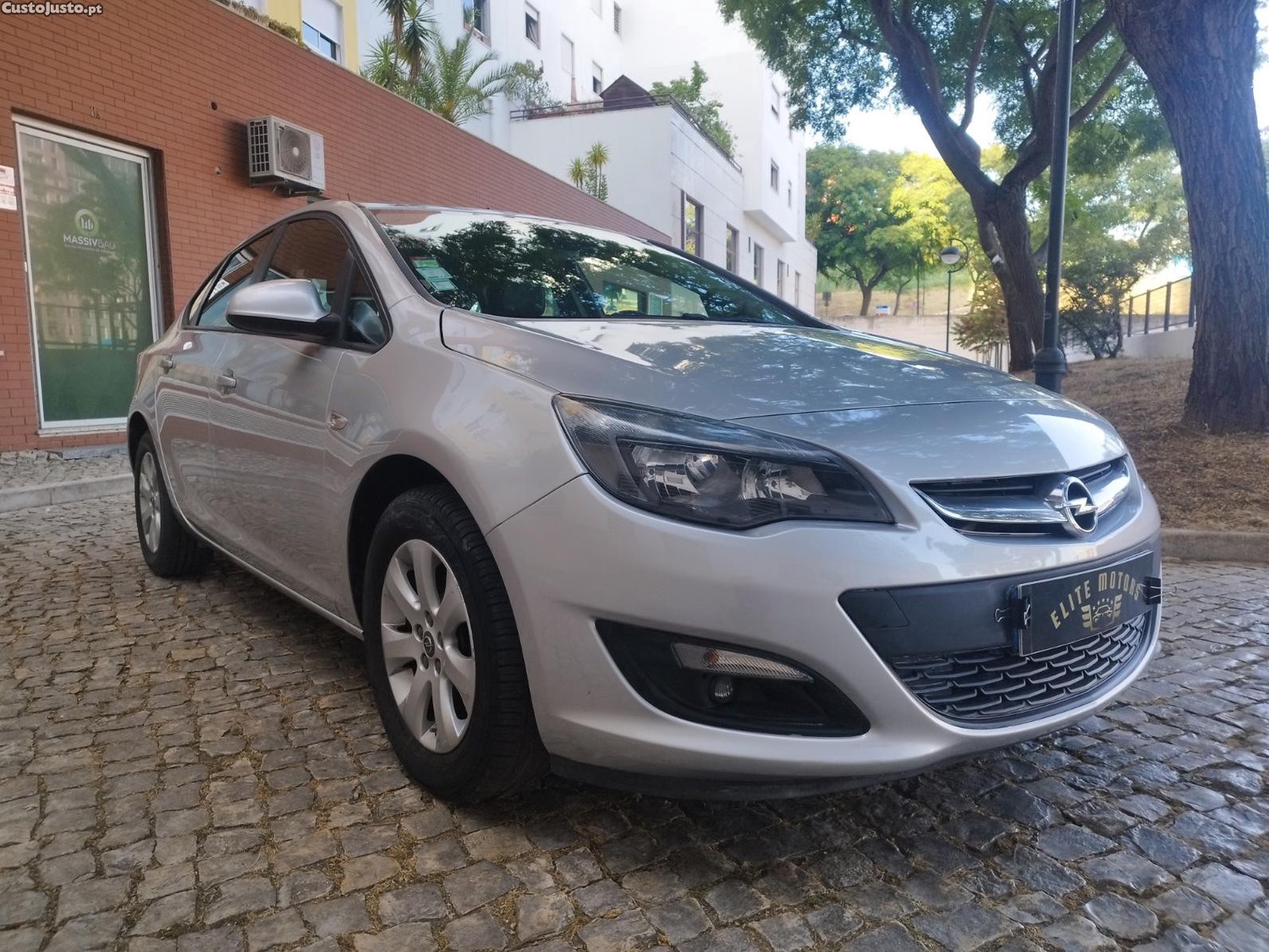 Opel Astra 1.4 — fotografia 8