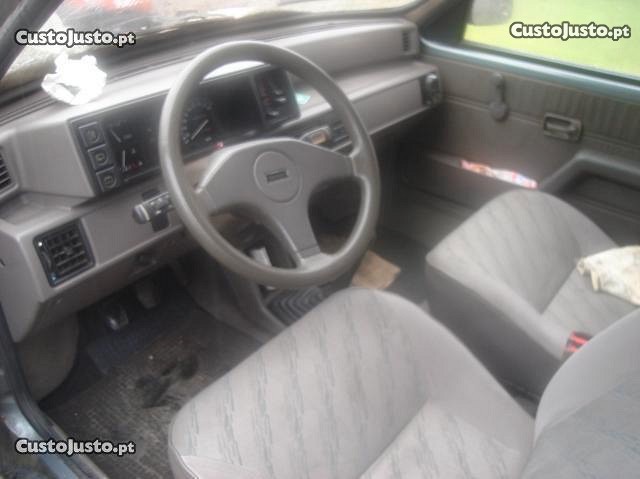 Austin Metro surf — fotografia 2