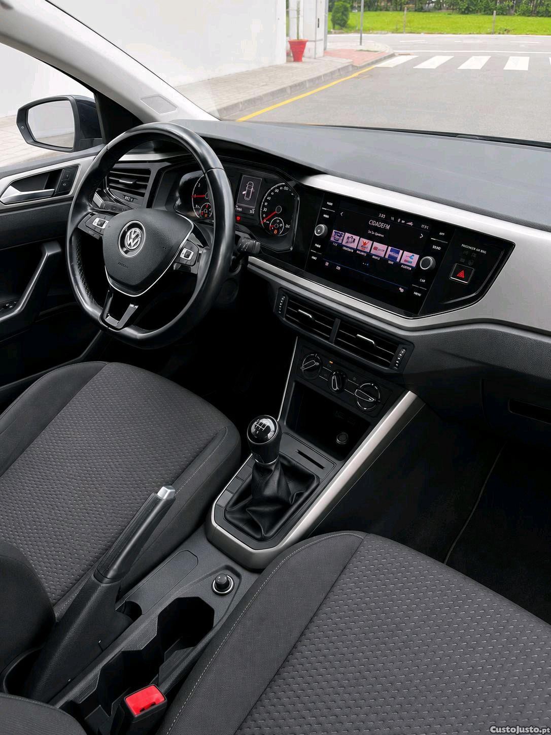 Volkswagen Polo Confortline — fotografia 5