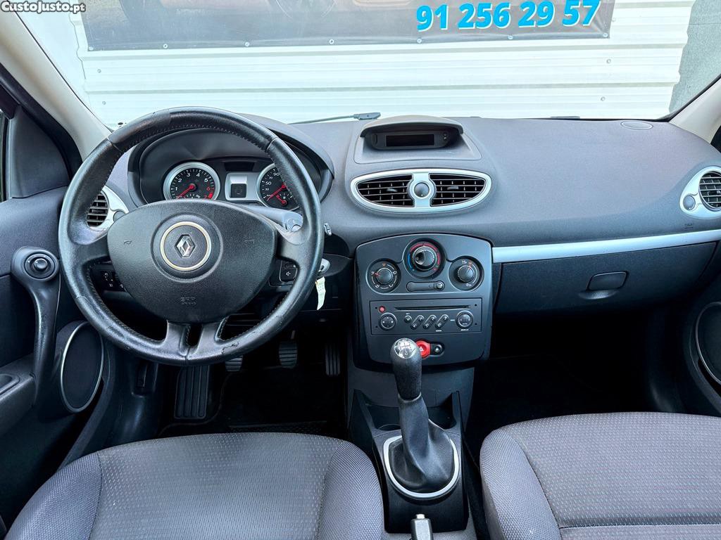 Renault Clio 1.2i 16v 75cv 03/2009 — fotografia 4