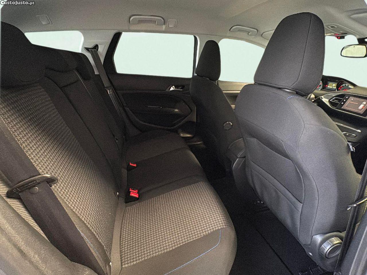 Peugeot 308 SW 1.5 BlueHDi Style — fotografia 2