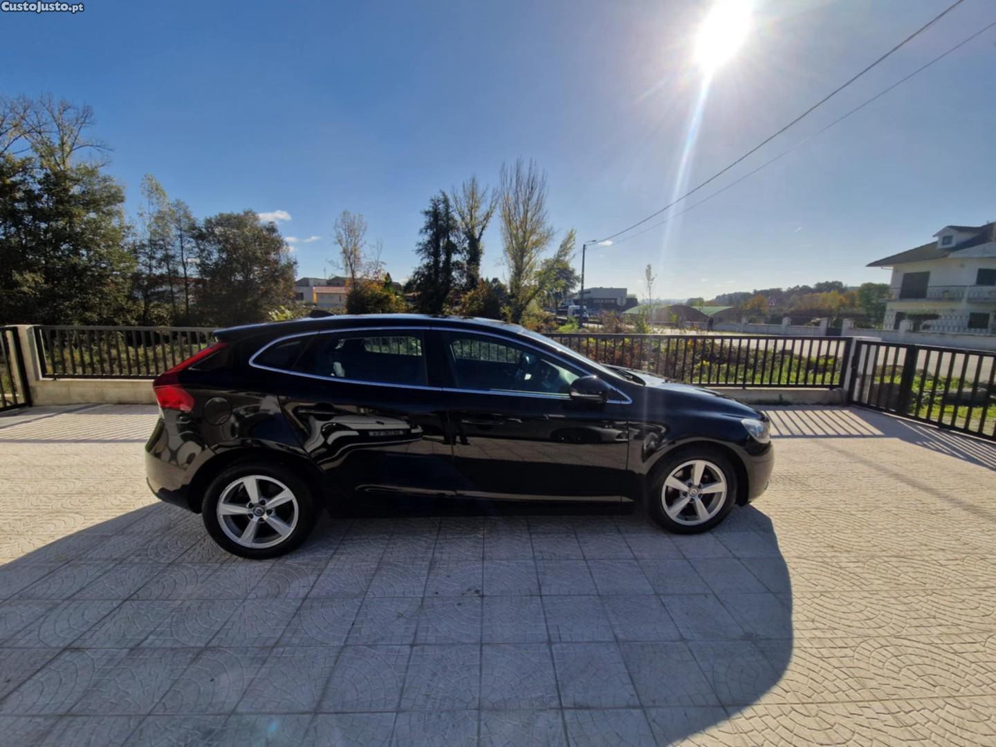 Volvo V40 1.6 D2 Momentum Eco — fotografia 13