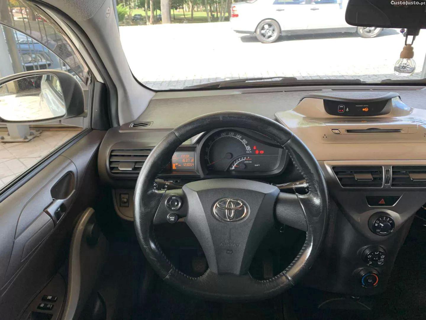Toyota iQ 1.0 vvt-i — fotografia 11