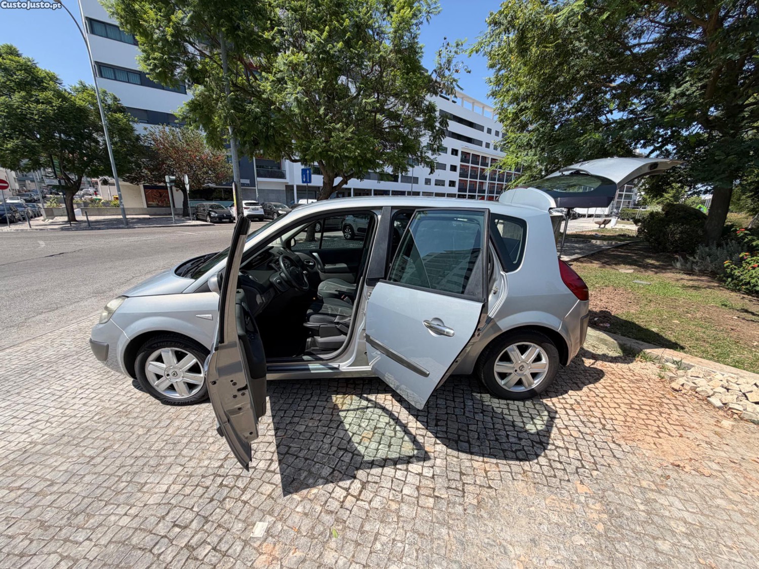 Renault Scénic 1.5 DCI DYNAMIQUE — fotografia 12