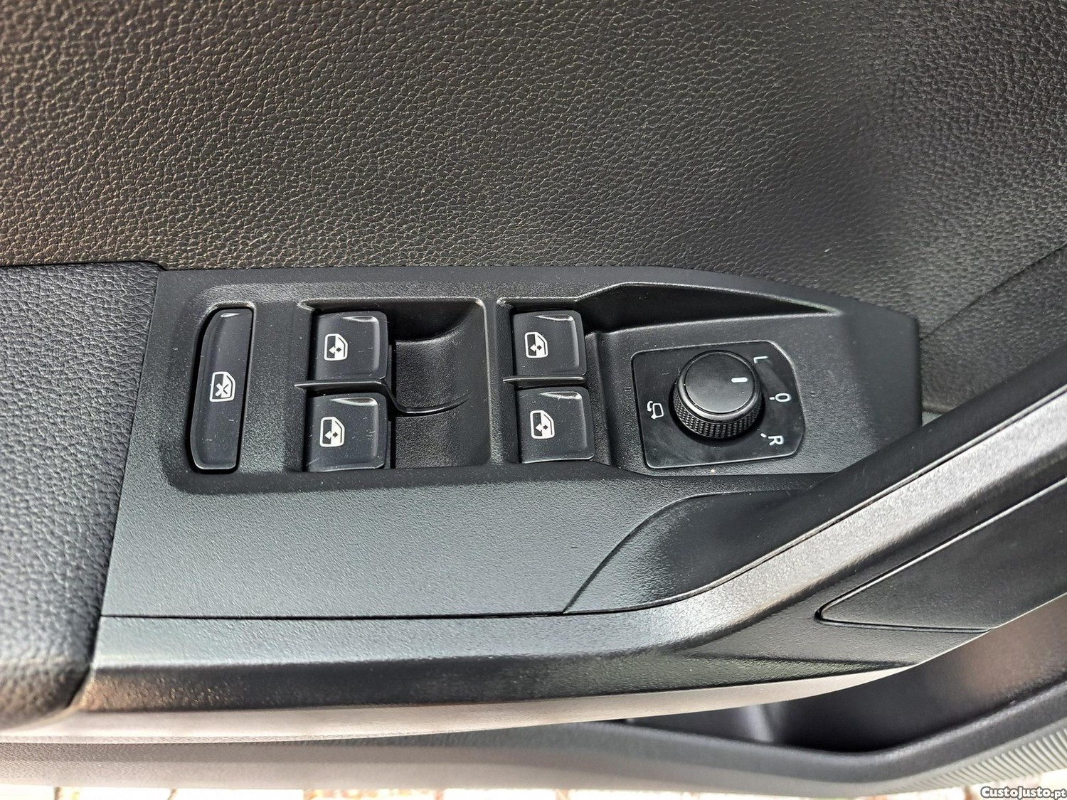 SEAT Ibiza 1.0 TSI Style Plus DSG — fotografia 22