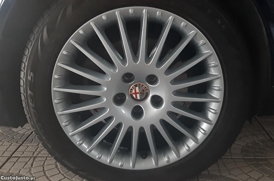 Alfa Romeo 159 Sportwagon Distinctive 1.9 JTDm 16V 150 CV — fotografia 2