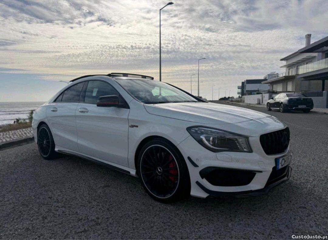 Mercedes-Benz CLA 45 AMG pack night — fotografia 7