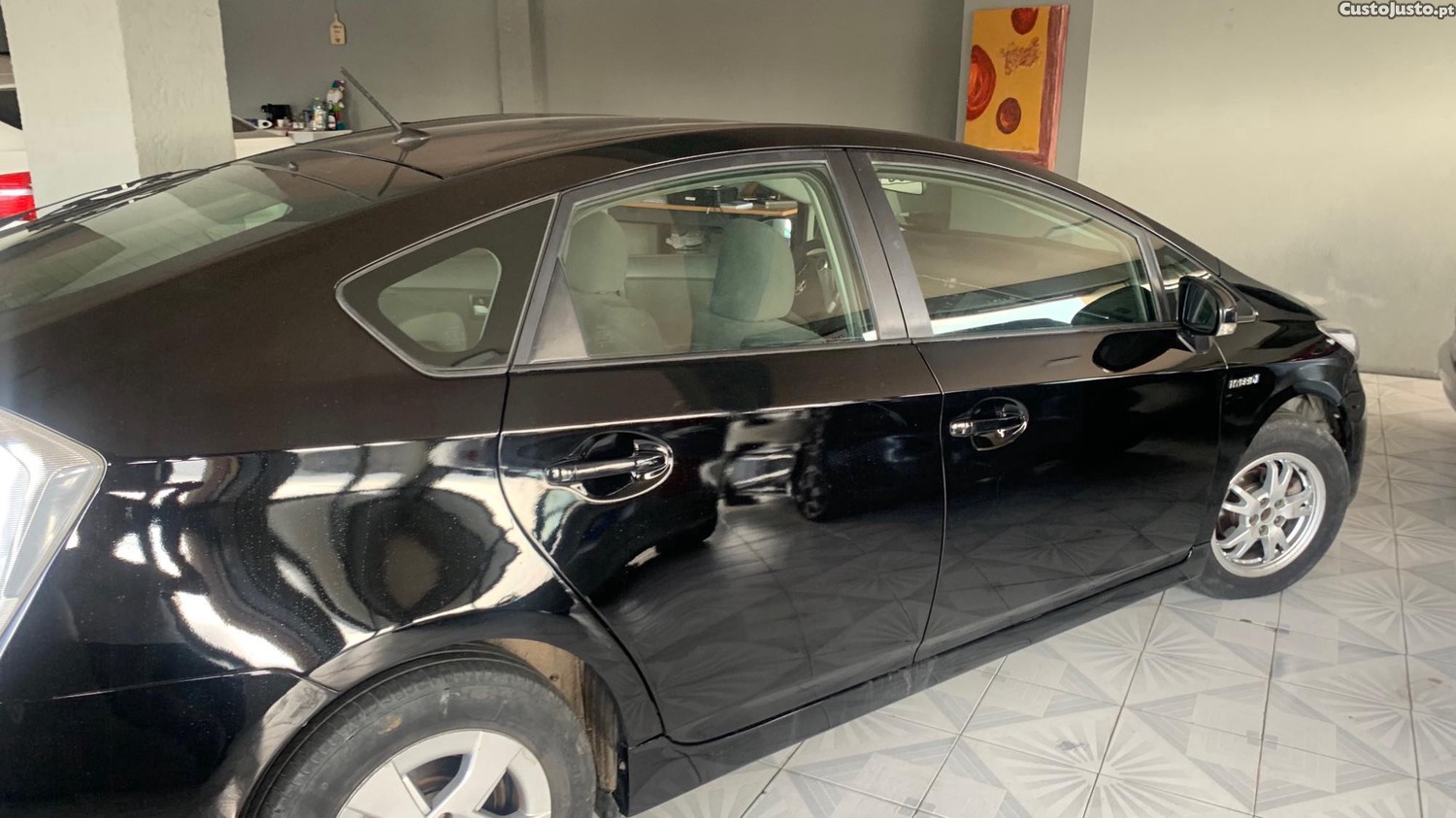 Toyota Prius 1.8 HYBRID — fotografia 3