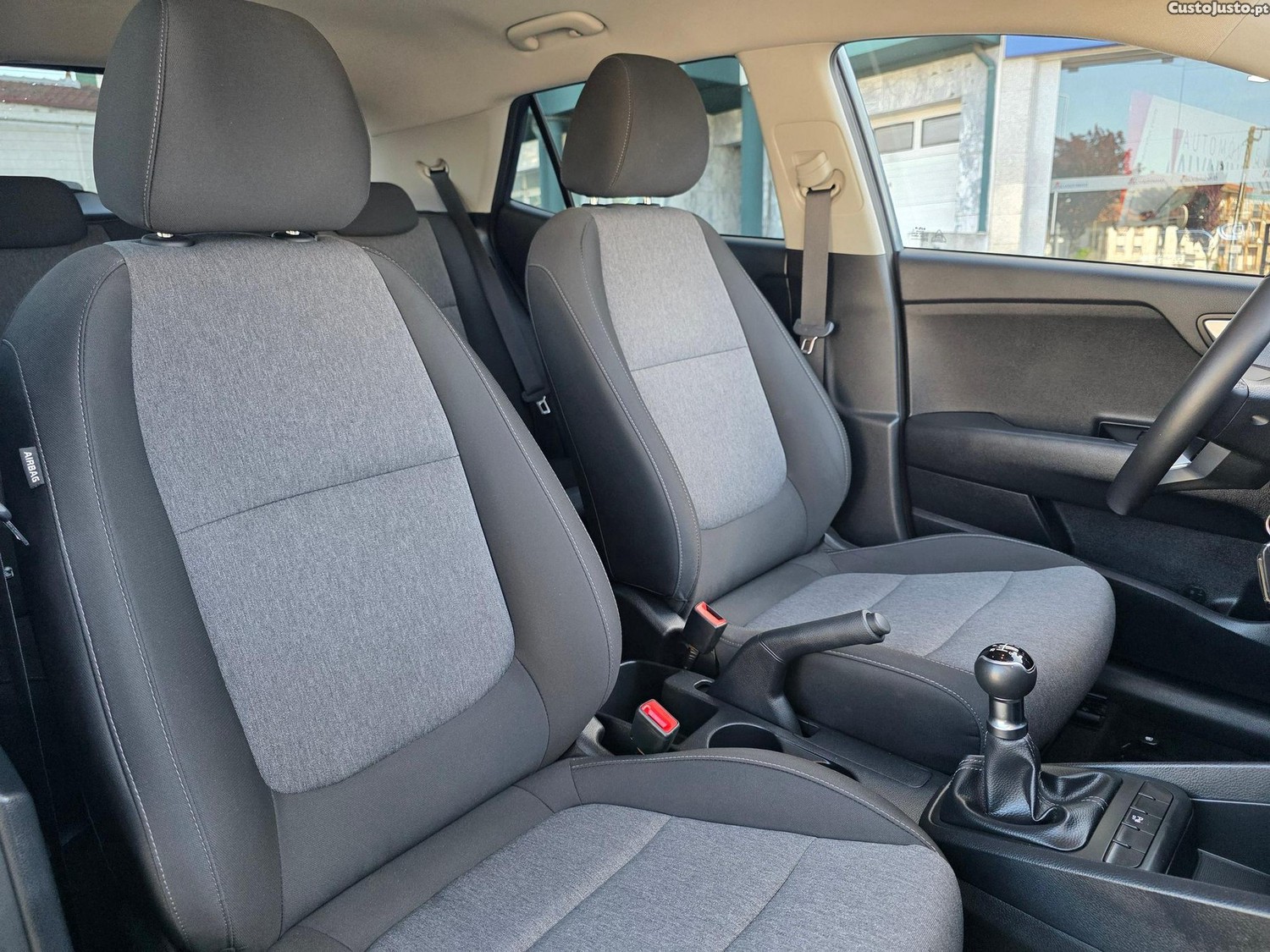 Kia Stonic 1.2 Dynamic — fotografia 8