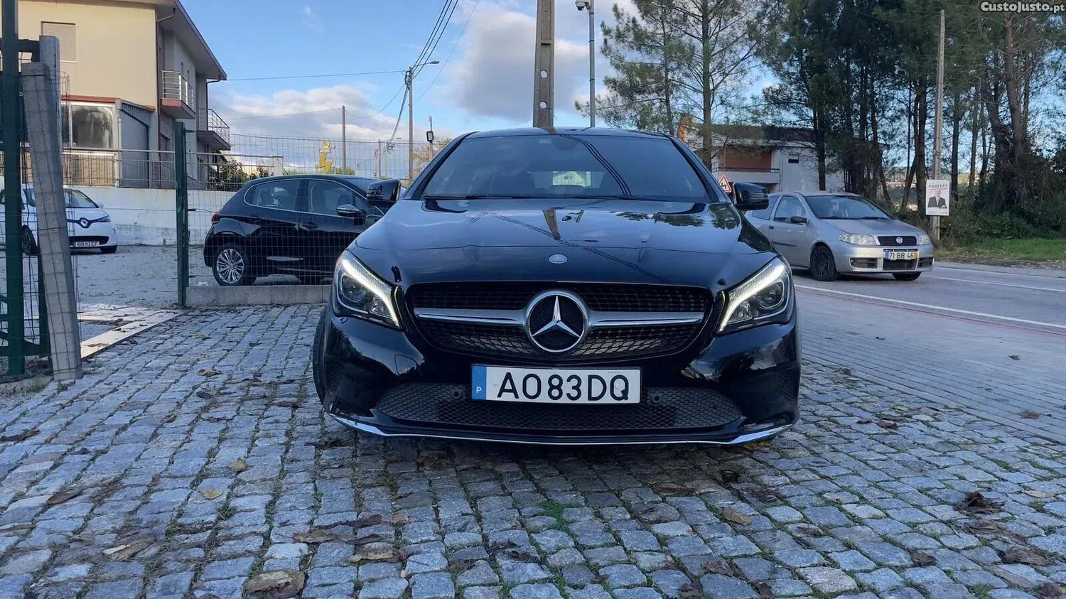 Mercedes-Benz CLA 200 d Urban Aut. — fotografia 14