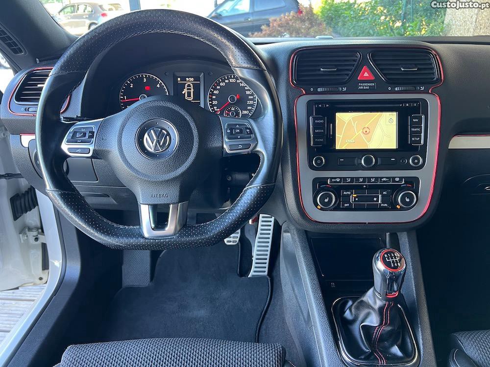 Volkswagen Scirocco Sport 2.0TDi 140cv — fotografia 9