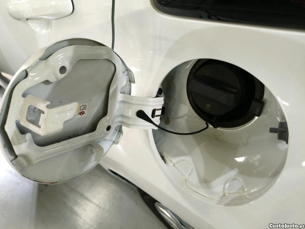 Toyota Yaris 1.5 HDF Comfort Auto 115cv — fotografia 12
