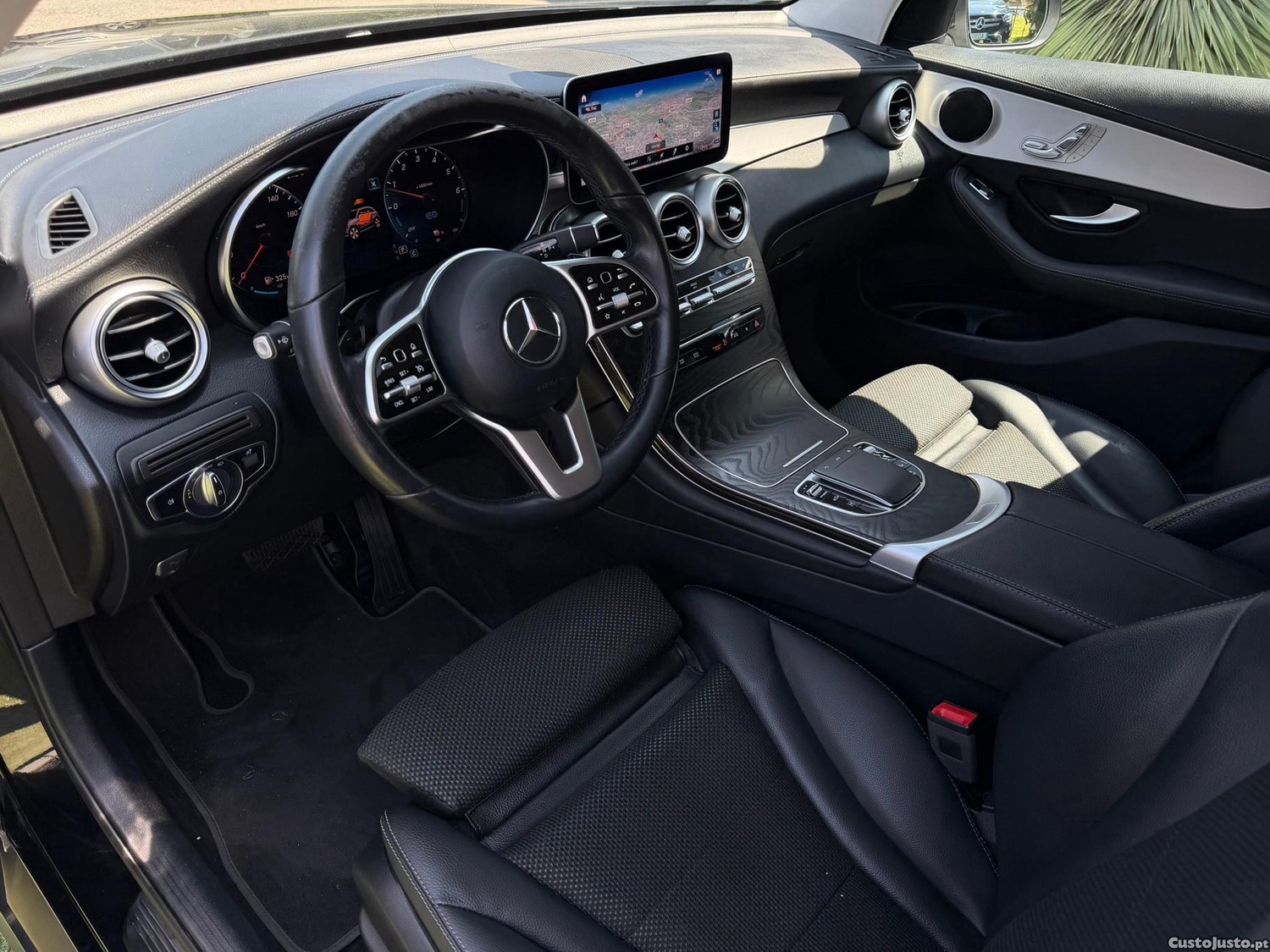 Mercedes-Benz GLC 300 de 4Matic — fotografia 29