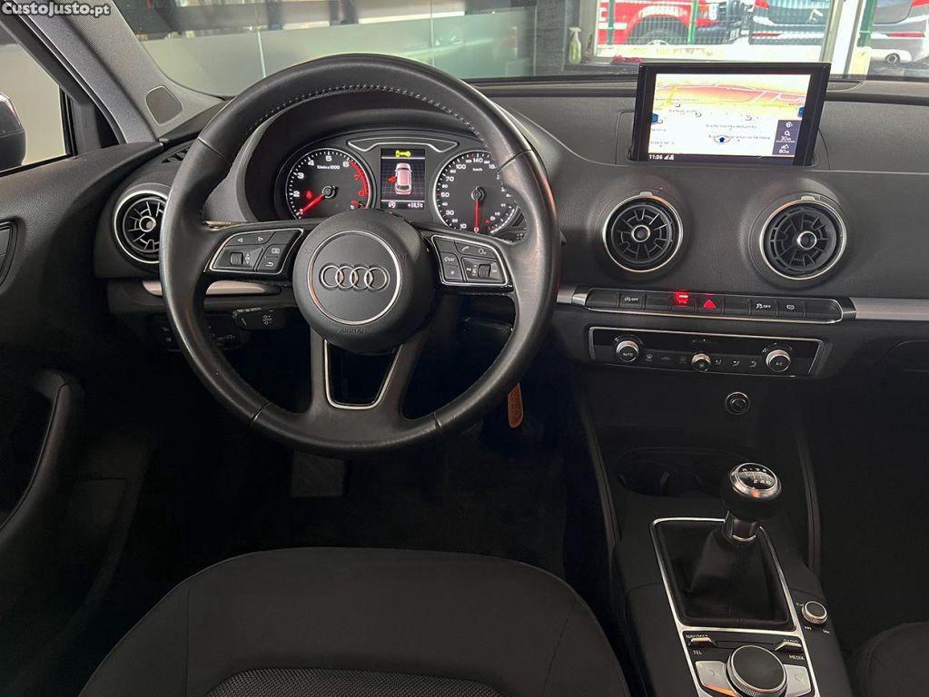 Audi A3 Sportback 1.0 TFSI — fotografia 13